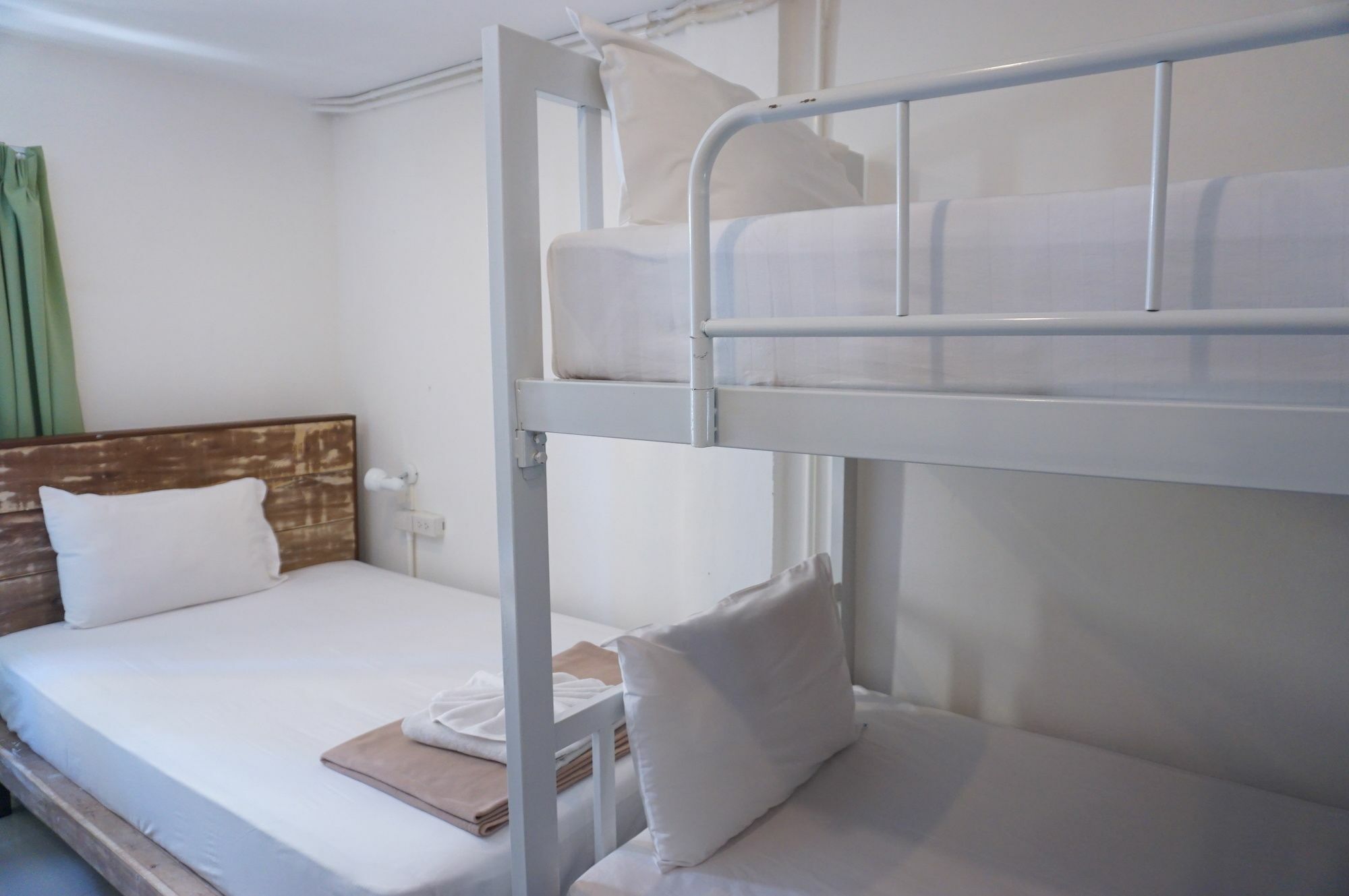Frog House Bed & Breakfast - Adults Only Patong Ngoại thất bức ảnh